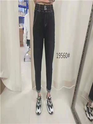 W6753560女牛仔九分裤MD