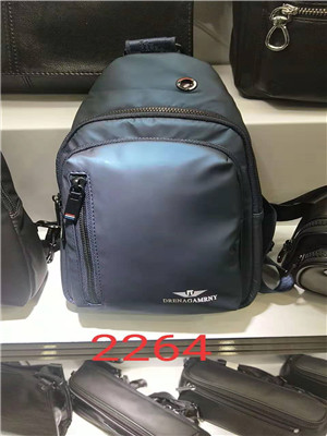 W31772264 男胸包MD