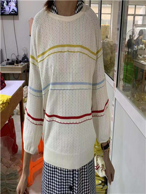 W67571828特价女套头毛衣MD