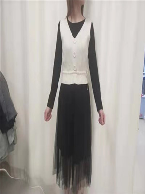 W3894908女秋季三件套裙(系)MD$依顺909