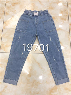 W675319701女牛仔九分裤MD