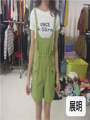W34619775女休闲背带三分裤MD