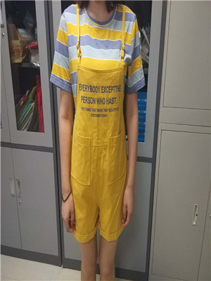 W395120235 C女背带裤套装MD