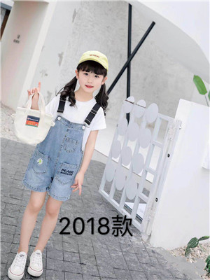 W68742018女中童背带裤套装MD