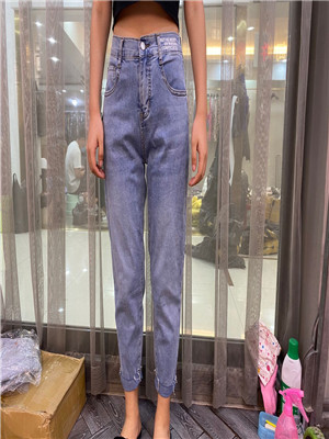 W604528831女牛仔九分裤MD