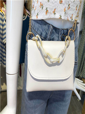 W99992700外购女斜跨包MD
