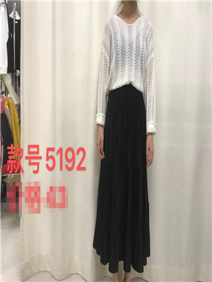 W34845192 女秋季半身裙MD