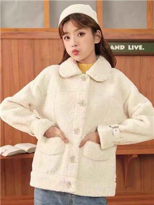 020W8353女羊羔毛外套MD