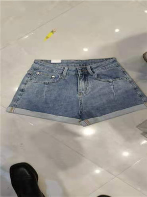 020K1037女牛仔三分裤MD